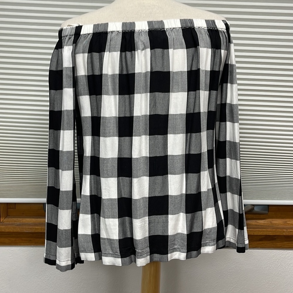 Cloth & Stone NWT Black and White Buffalo Check Off The Shoulder Top - Picture 6 of 12